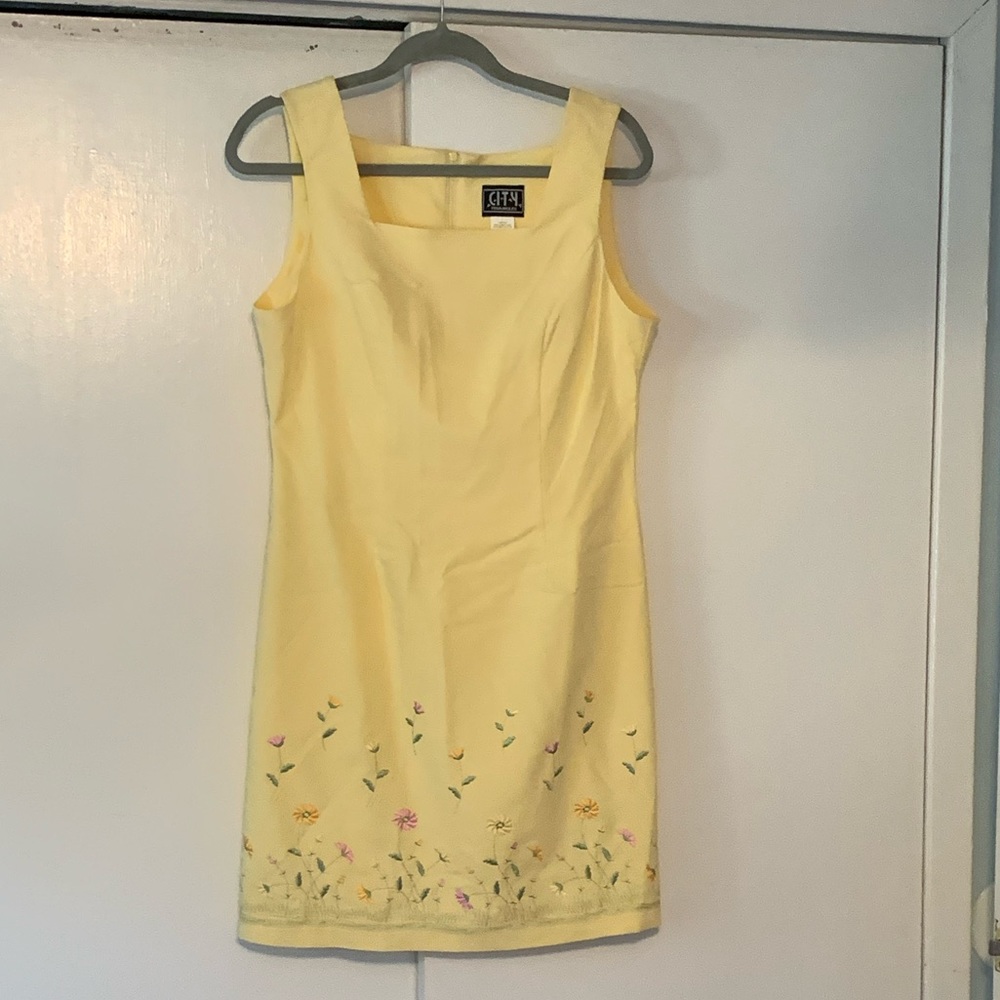 Pretty yellow flowery summer dress. Size 13 Juniors